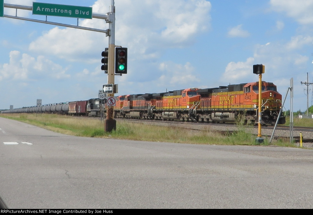 BNSF 4942 East